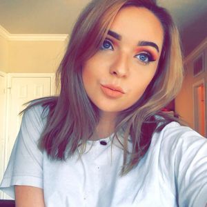 Meet your Posher, Mia